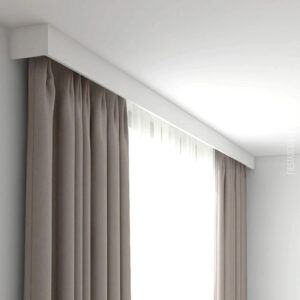 Декоративный плинтус CF2S Wallstyl перед шторой